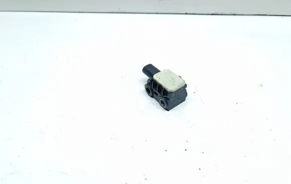 BMW X6 M Airbag deployment crash/impact sensor 9152262 65779152262