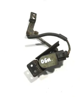 Nissan Pathfinder R51 Rear air suspension level height sensor 