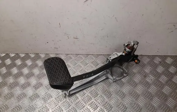 Mercedes-Benz S W126 Brake pedal 1262901819