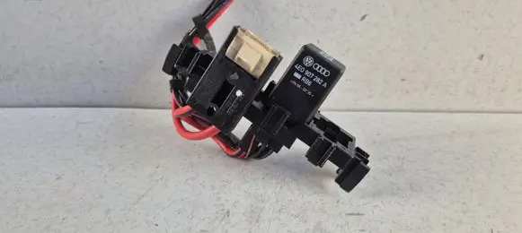 Audi A6 S6 C6 4F Glow plug pre-heat relay 4E0907282A