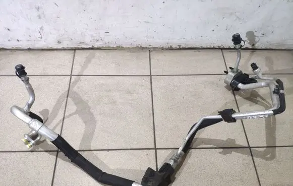 Volvo XC60 Air conditioning (A/C) pipe/hose 669N19D738DC 30742160