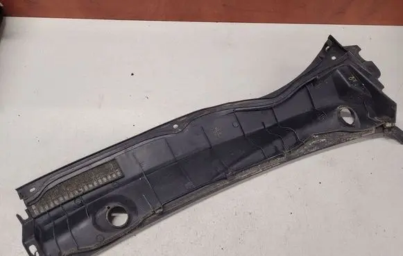Toyota Avensis T250 Wiper trim 5578205030