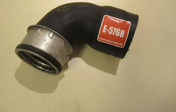 Volkswagen Golf V Intercooler hose/pipe 1T0145790B