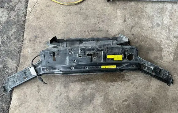 Volvo V70 Top upper radiator support slam panel 9190725 7462