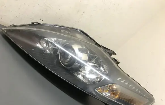 Ford Mondeo MK IV Headlight/headlamp