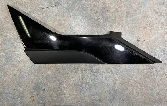 Front door glass trim molding