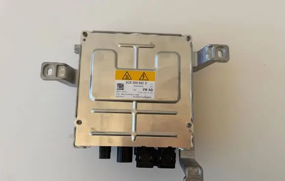 Volkswagen PASSAT B8 Voltage converter inverter 5QS959682D