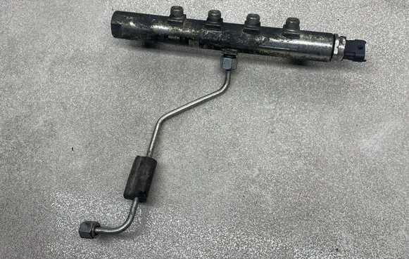 Opel Insignia A Fuel main line pipe 55566047 0445214199