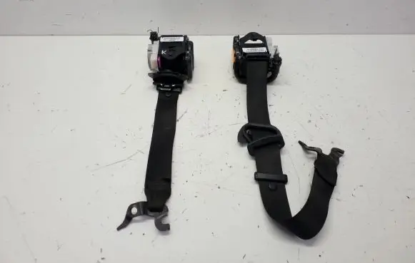 BMW X3 F25 Front seatbelt S1736724901 3066322 S2736725001
