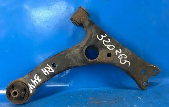 Toyota Prius (XW20) Front lower control arm/wishbone 4806847040