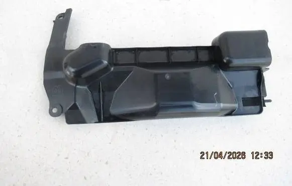 Toyota Yaris Radiator trim B214