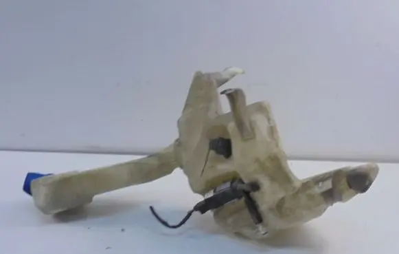 Volkswagen PASSAT B5.5 Windshield washer fluid reservoir/tank 