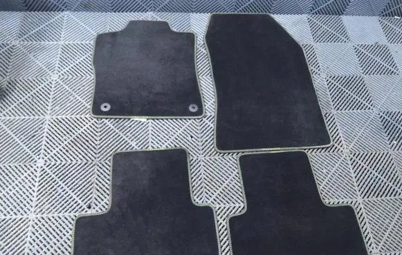 Peugeot 308 Car floor mat set 9838255380
