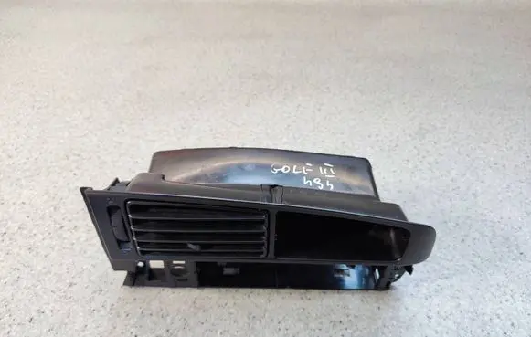 Volkswagen Golf III Dash center air vent grill