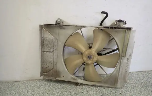 Toyota Yaris Air conditioning (A/C) fan (condenser) 