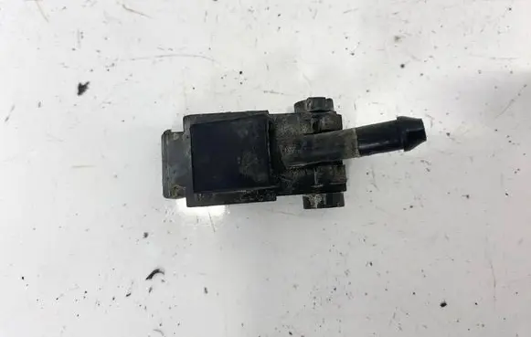 Windshield washer spray nozzle
