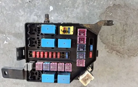 KIA Magentis Fuse 1007010770