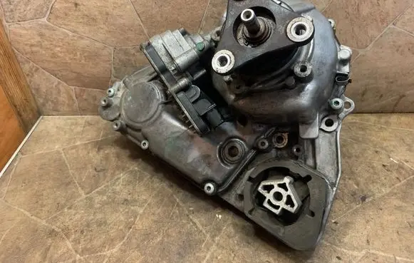 BMW X3 F25 Gearbox transfer box case 7639261 A2C73522100