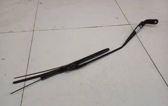Volkswagen Polo IV 9N3 Front wiper blade arm 6Q1955410C