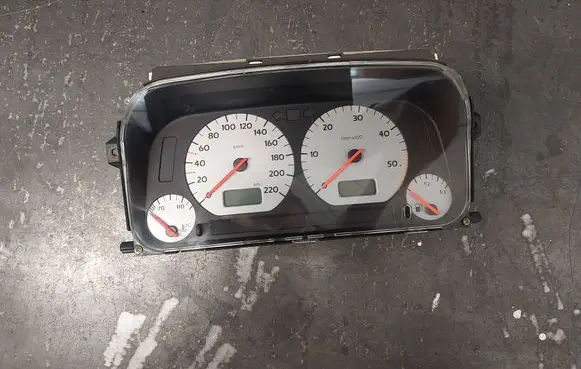 Volkswagen Golf III Speedometer (instrument cluster) 1H0919864R 0263301250
