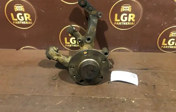 Skoda Octavia Mk2 (1Z) Rear wheel hub spindle/knuckle 