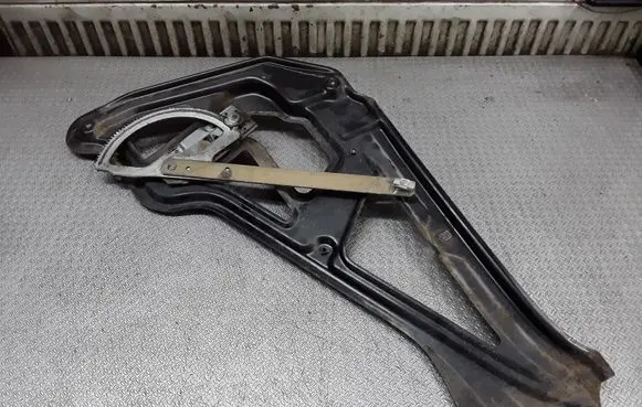 Volkswagen II LT Front door manual window regulator 