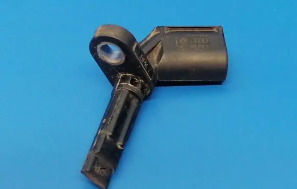 Audi A6 S6 C6 4F ABS brake wheel speed sensor 4EO927804D