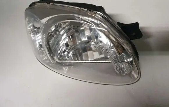 Hyundai Accent Headlight/headlamp 9210255