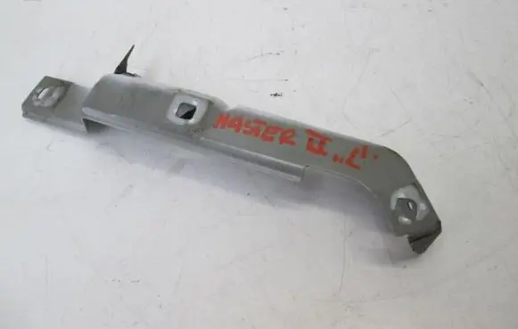 Renault Master II Fender mounting bracket 63140-JY00A
