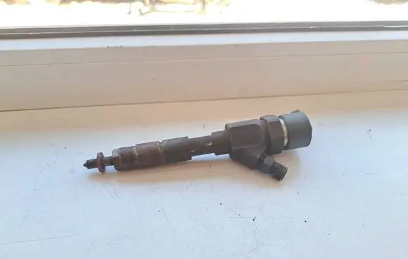 Nissan Primera Fuel injector 0445110110B 8200100272
