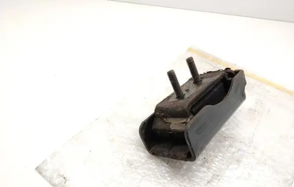 Iveco Daily 4th gen Engine mount bracket 7421005s1
