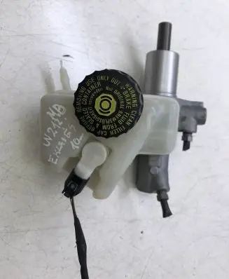 Mercedes-Benz E W212 Master brake cylinder A2044300102