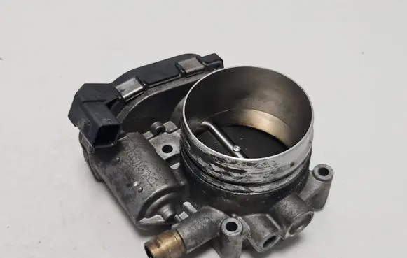 BMW X3 F25 Throttle valve 7597871 2523202546 A2C83004100
