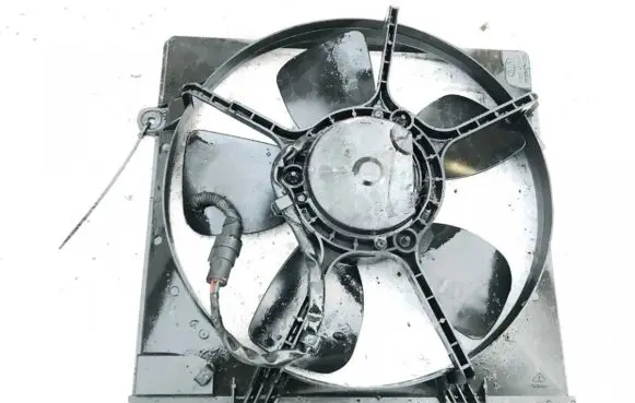 KIA Carnival Radiator cooling fan shroud