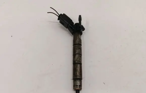 Mercedes-Benz E W213 Fuel injector A6540700187