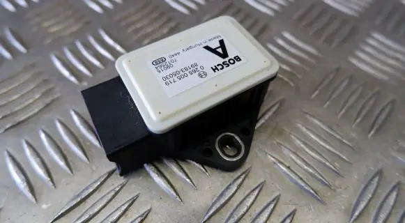 Toyota Avensis T270 ESP acceleration yaw rate sensor 0265005719 8918305030