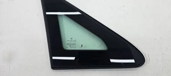 Mercedes-Benz Vito Viano W447 Front triangle window/glass A4476730205 4476730405