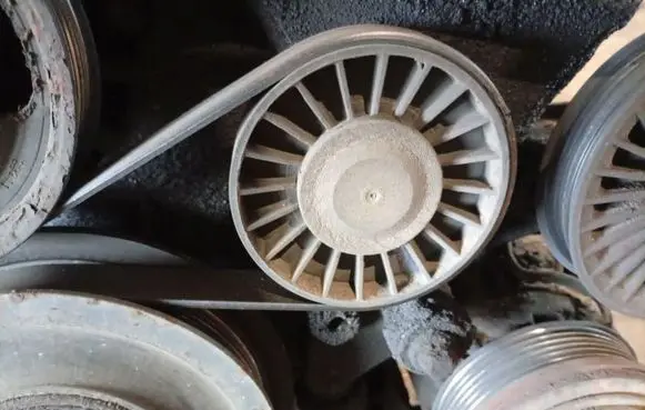 Opel Zafira A Generator/alternator belt tensioner