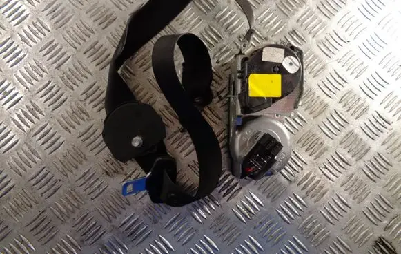 Mercedes-Benz ML W164 Front seatbelt 33033476A