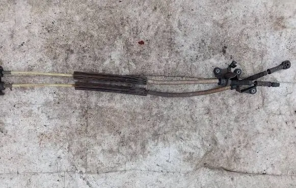 Skoda Octavia Mk1 (1U) Gear shift cable linkage 1J0711266E 1J0711265K