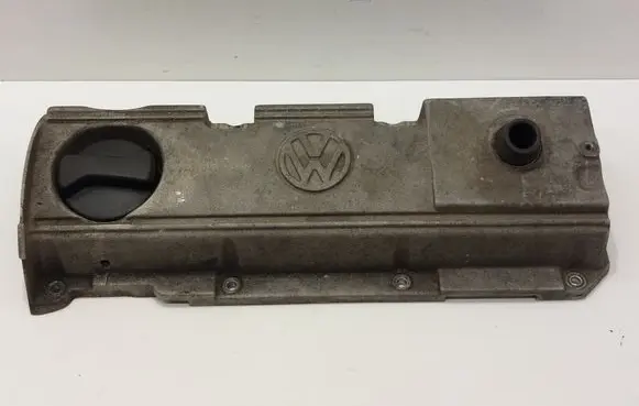 Volkswagen PASSAT B3 Rocker cam cover 037103475D