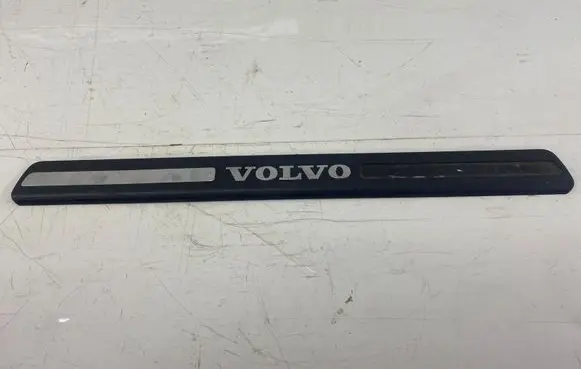 Volvo S80 Side skirt front trim 8659960