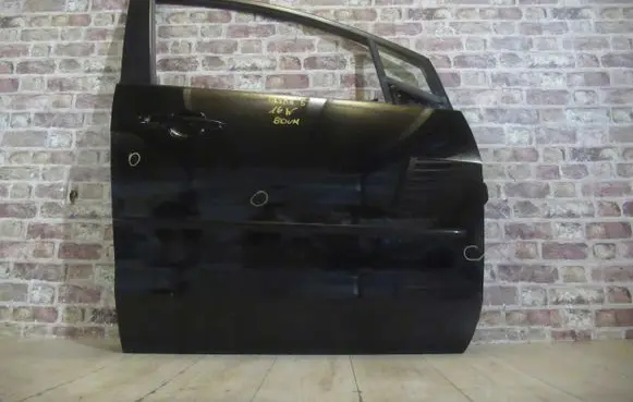 Mazda 5 Front door