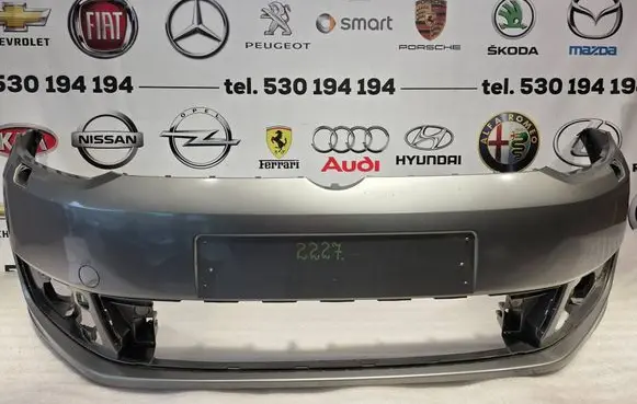 Volkswagen Touran II Front bumper 1T0807221M 1T0807217