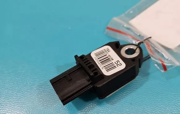 Toyota Avensis T270 Fuel cut-off switch 89831-02150 IMPRK1422403