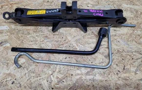 Toyota Prius (XW30) Lift Jack 