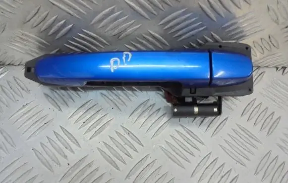 Toyota Corolla Verso E121 Front door exterior handle/bracket 