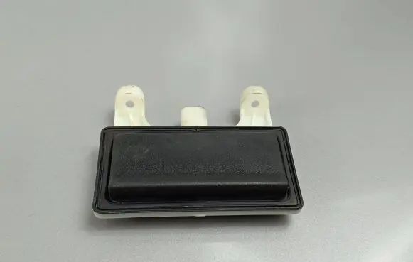 Jeep Cherokee Tailgate opening switch 