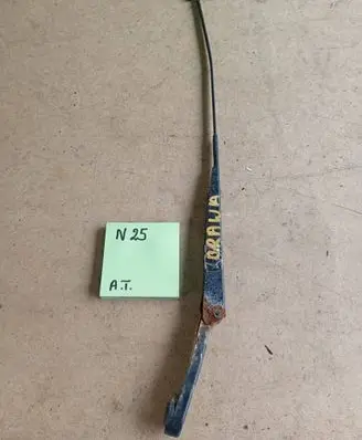 Nissan Almera Front wiper blade arm 5894565