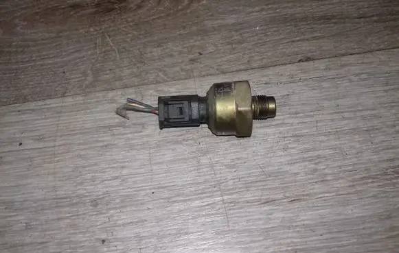 Volvo V70 Brake power pressure regulator 